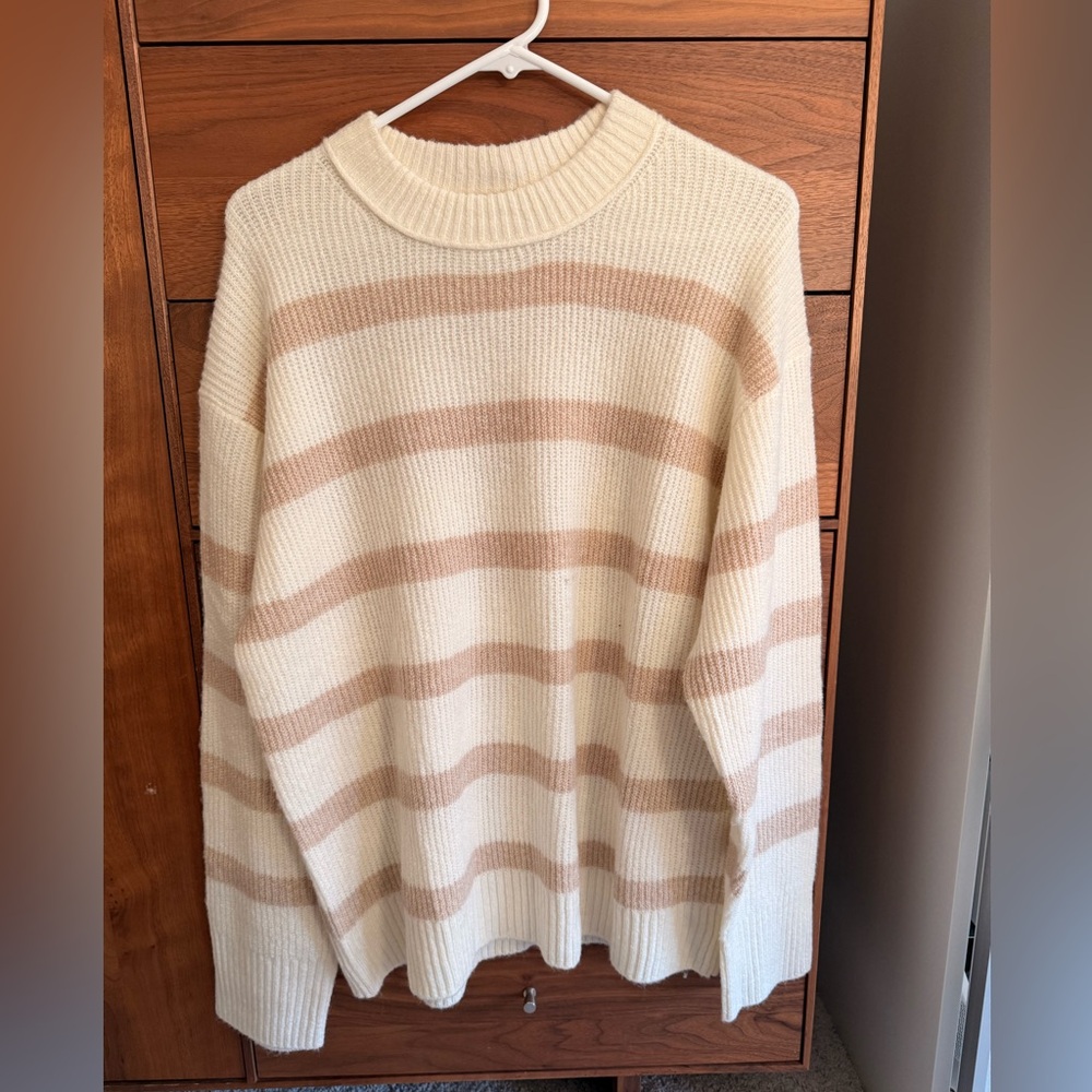 American Eagle Outfitters | Stripped Cream and Tan - Picture 9 of 10